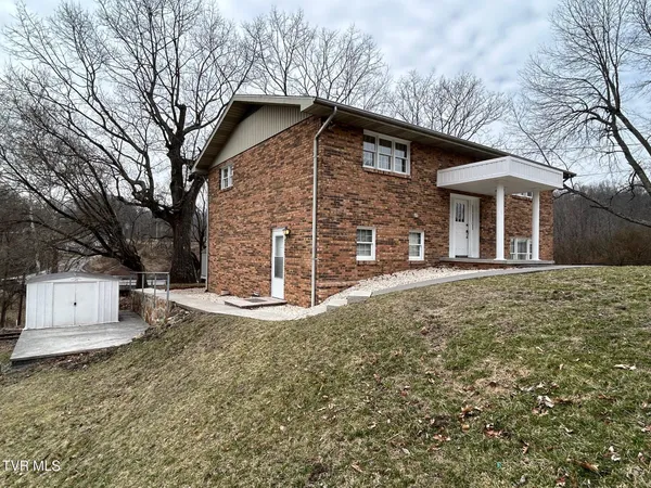 $269,900 | 218 Northeast North Street, Coeburn, VA 24230