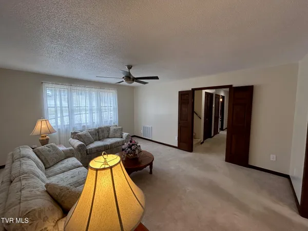 $269,900 | 218 Northeast North Street, Coeburn, VA 24230