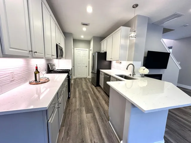 $2,200 | 46 Summer Haze Circle, The Woodlands, TX 77382