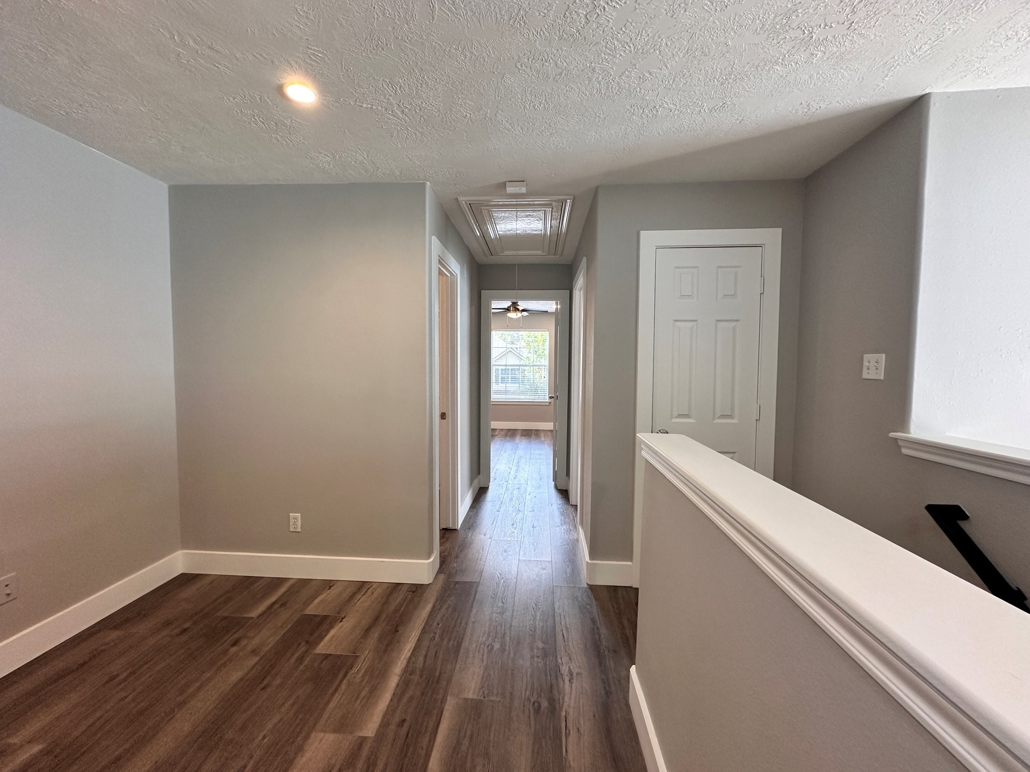 46 Summer Haze Circle The Woodlands, TX 77382 - Photo 22 of 43 View to secondary bathrooms and second full bathroom.