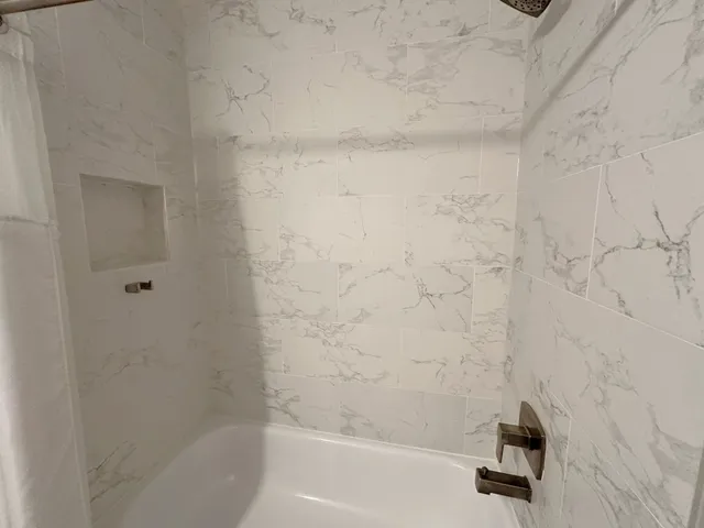 $2,200 | 46 Summer Haze Circle, The Woodlands, TX 77382