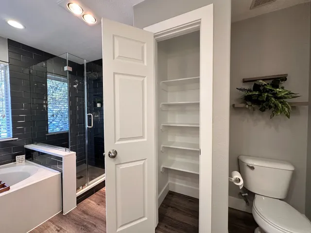 $2,200 | 46 Summer Haze Circle, The Woodlands, TX 77382