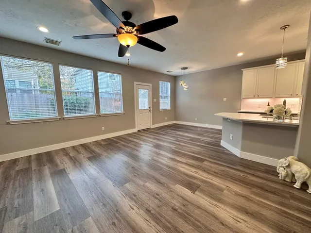 $2,200 | 46 Summer Haze Circle, The Woodlands, TX 77382