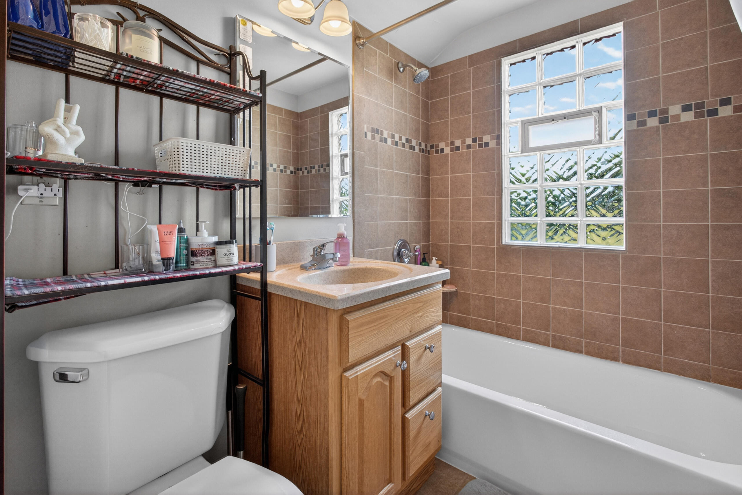 2029 West Donges Bay Road, Unit 2031 Mequon, WI 53092 - Photo 30 of 68 Full Bath - Upper