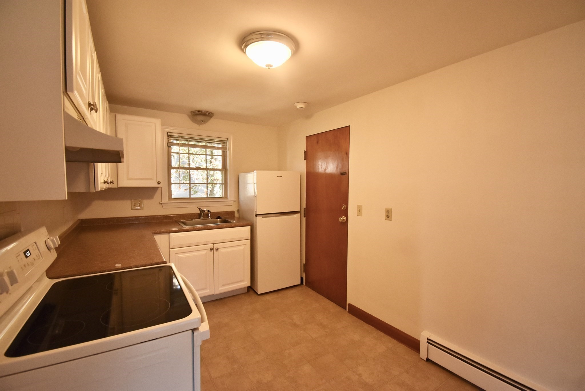 600 Cabot Street, Unit 3 Beverly, MA 01915 - Photo 2 of 7 Gallery Image 2