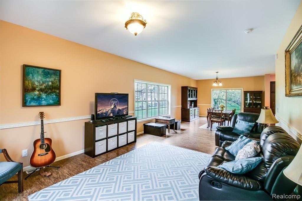 19477 Fry Road Northville, MI 48167 - Photo 4 of 32 Gallery Image 4