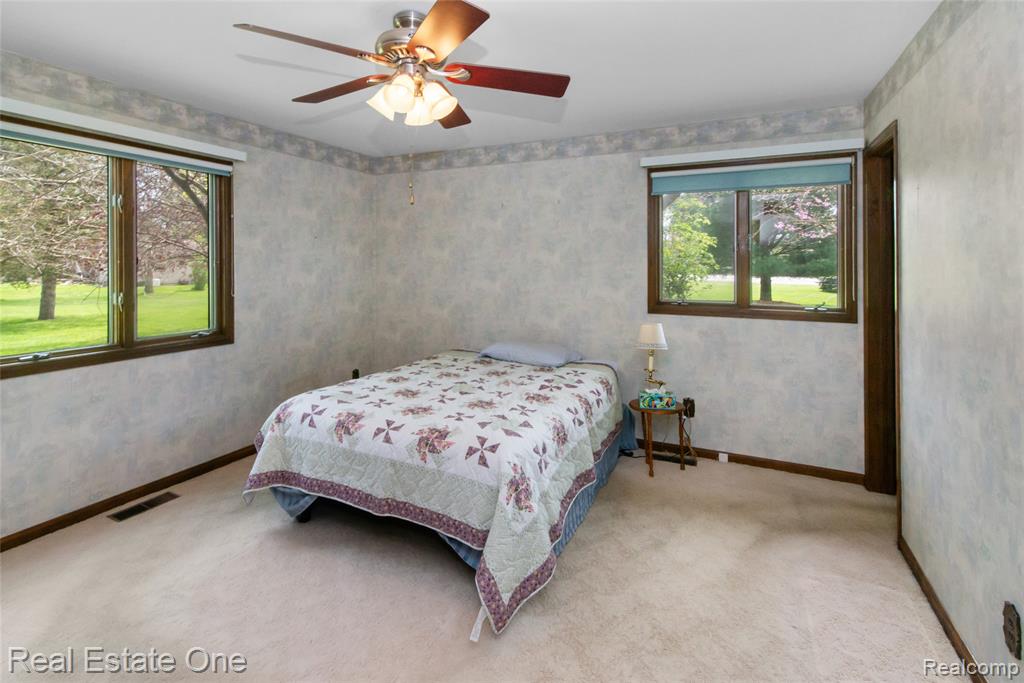 9050 Earhart Road South Lyon, MI 48178 - Photo 19 of 55