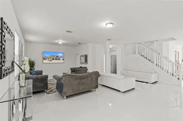 $1,325,000 | 14841 Southwest 39th Terrace, Miami, FL 33185