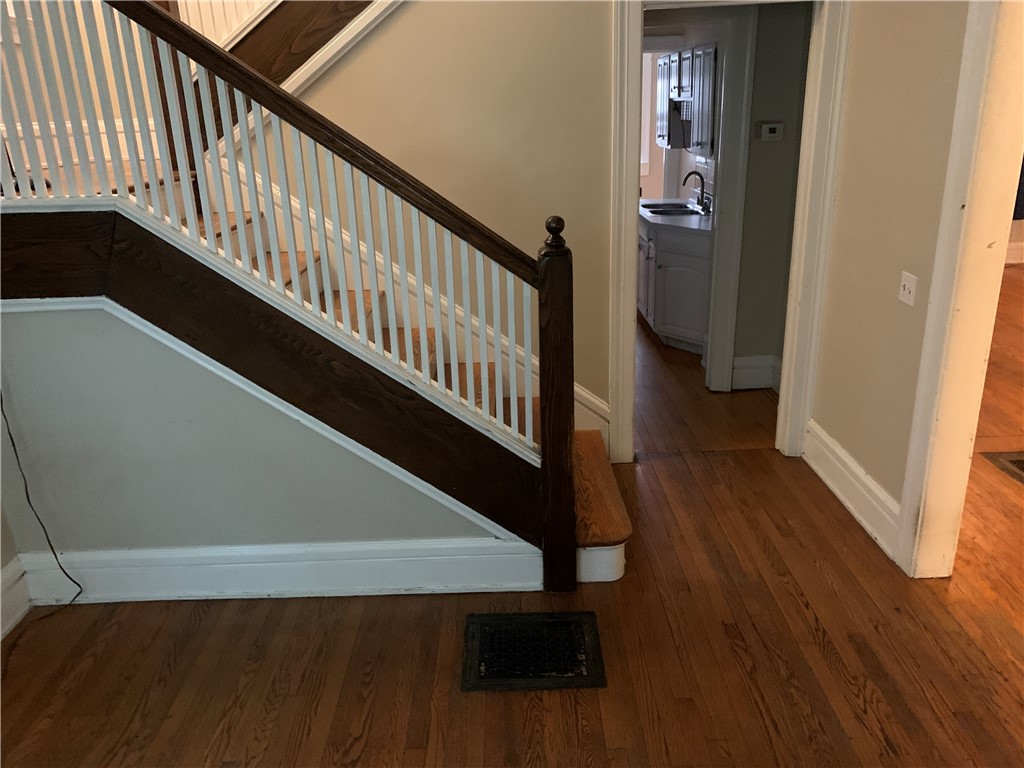 43 Field Street Rochester, NY 14620 - Photo 5 of 10