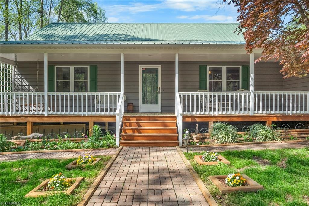 148 Reeder Road Seagrove, NC 27341 - Photo 4 of 44 Gallery Image 4