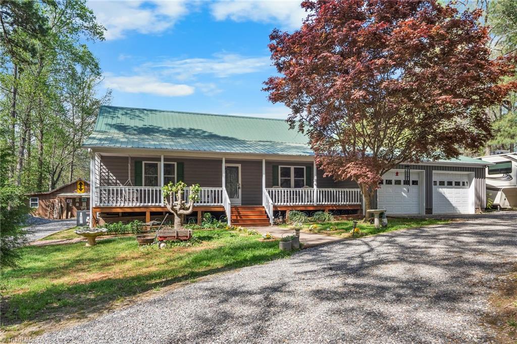 148 Reeder Road Seagrove, NC 27341 - Photo 5 of 44 Gallery Image 5
