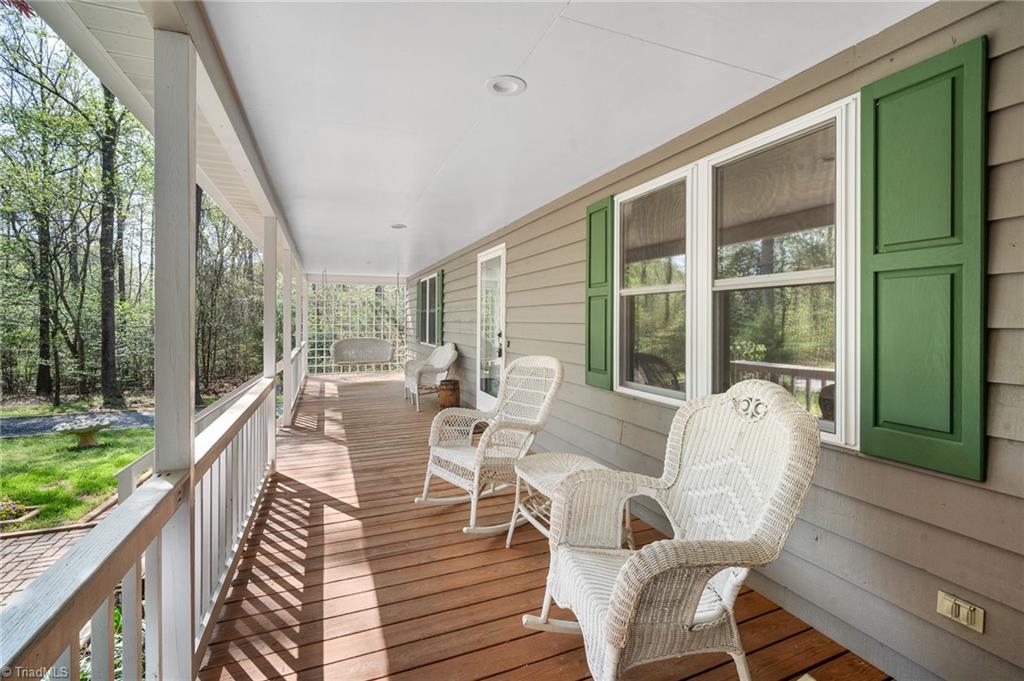 148 Reeder Road Seagrove, NC 27341 - Photo 6 of 44 Gallery Image 6