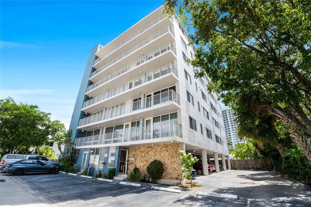 524 Orton Avenue, Unit 604 Fort Lauderdale, FL 33304 - Photo 20 of 24 a front view of a building