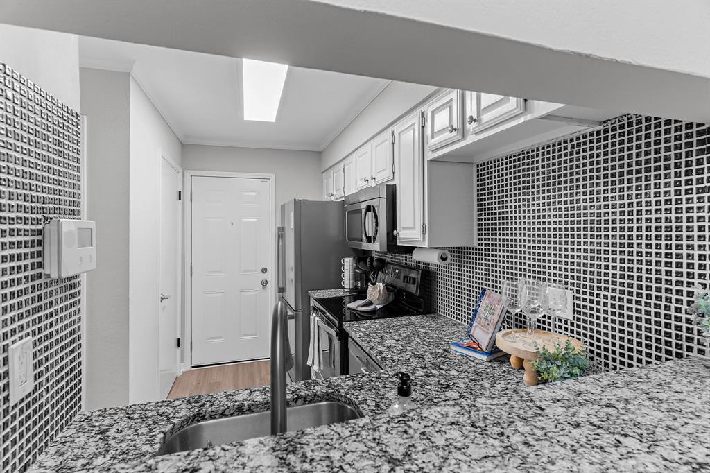 8545 Midpark Road, Unit 51 Dallas, TX 75240 - Photo 11 of 18 Gallery Image 11