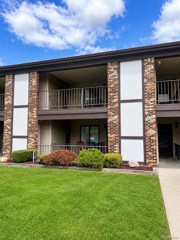 29838 Utica Road, Unit 25 Roseville, MI 48066 - Photo 1 of 15