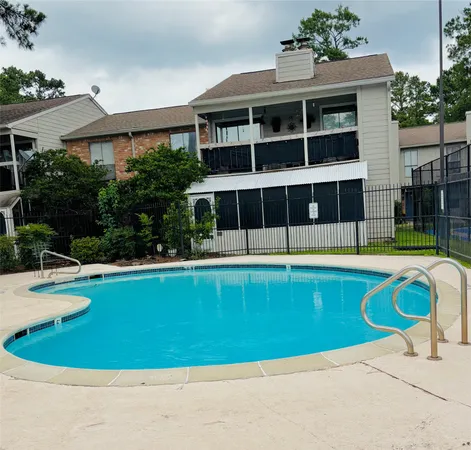 $79,500 | 17331 Red Oak Drive, Unit 26, Houston, TX 77090