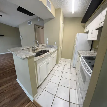 $79,500 | 17331 Red Oak Drive, Unit 26, Houston, TX 77090