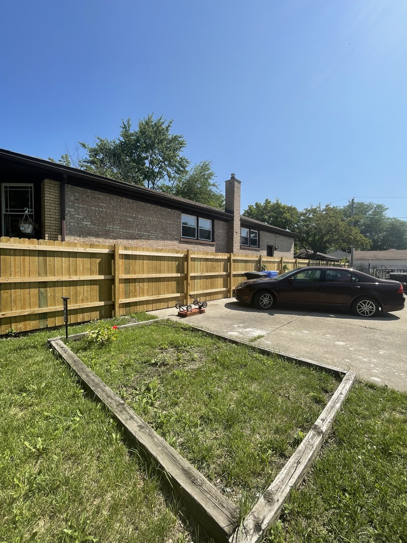 9045 South Greenwood Ave  