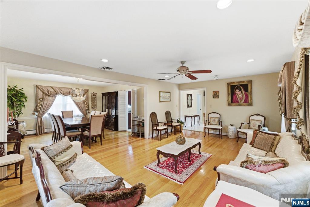 735 Linwood Avenue Ridgewood, NJ 07450 - Photo 5 of 46