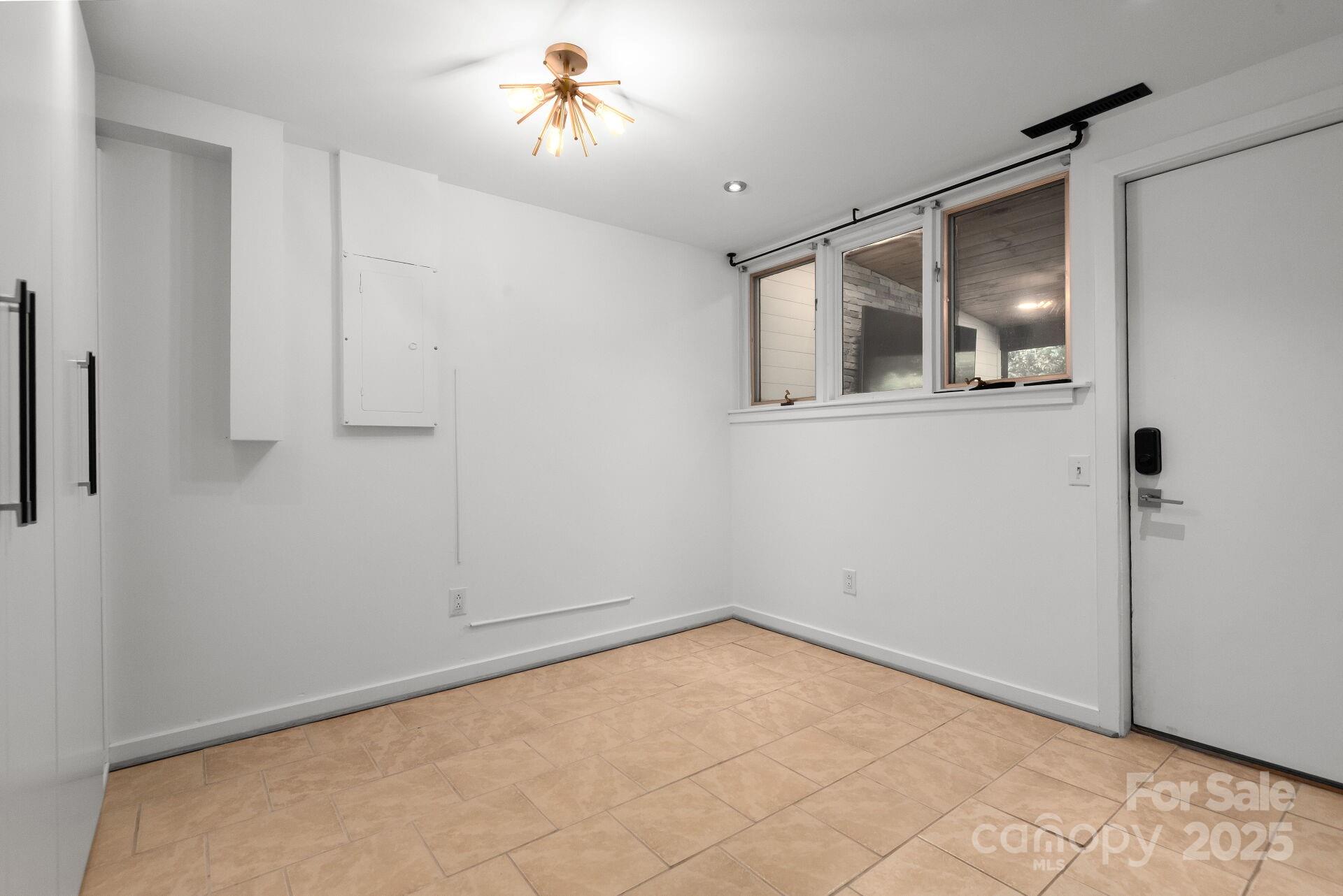 2427 Twilight Road Charlotte, NC 28210 - Photo 18 of 41 Gallery Image 18