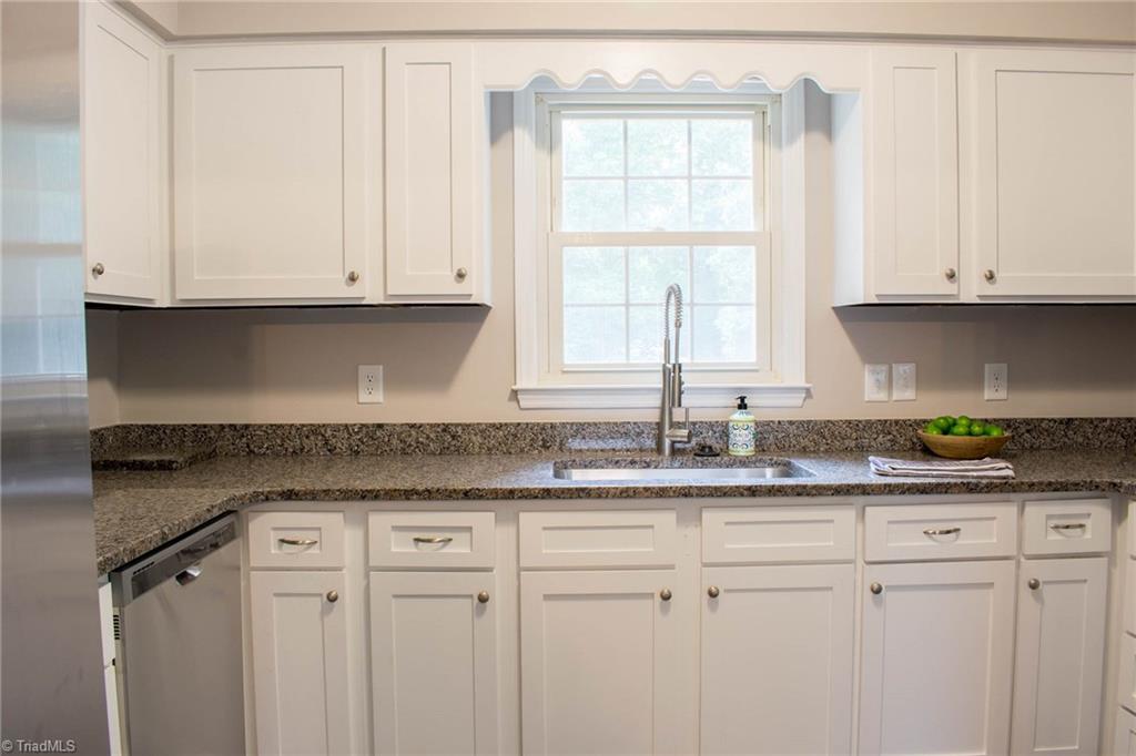 1537 Rogers Road Graham, NC 27253 - Photo 9 of 23 Kitchen With Granite & Stainless Steel Appliances!