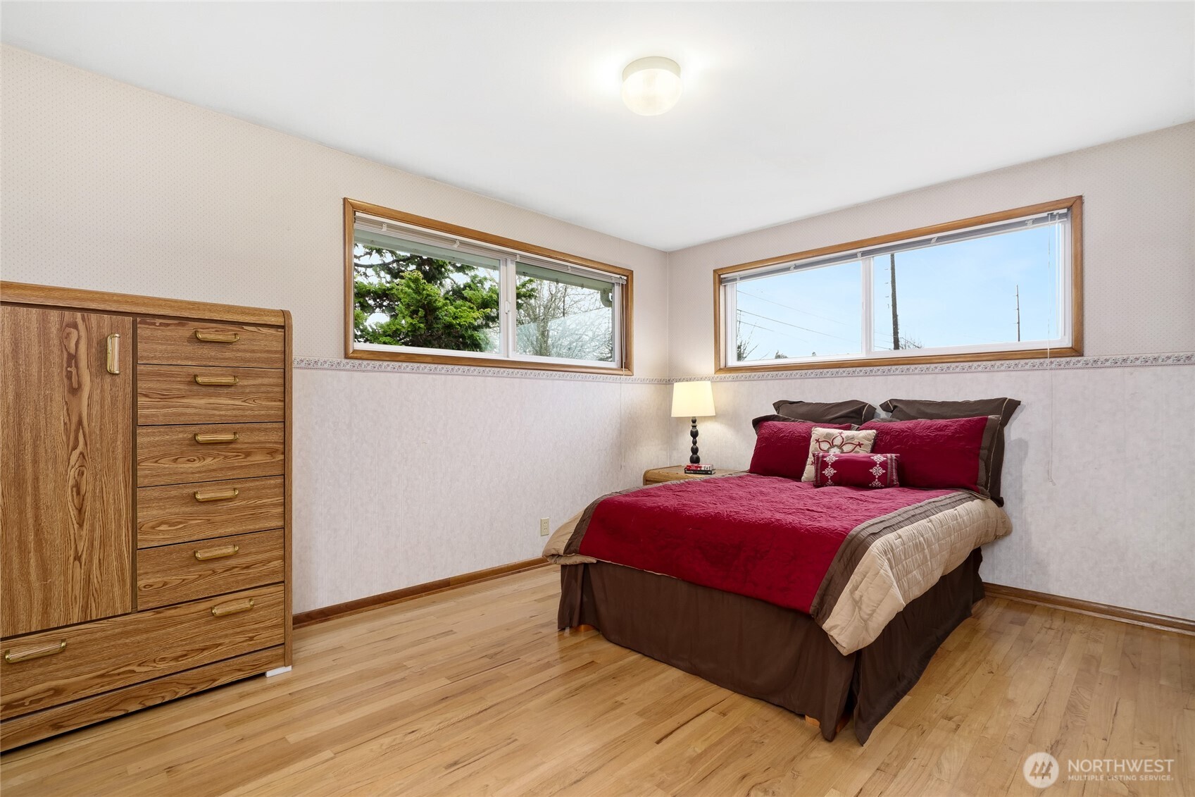 16740 Meridian Avenue North Shoreline, WA 98133 - Photo 17 of 33