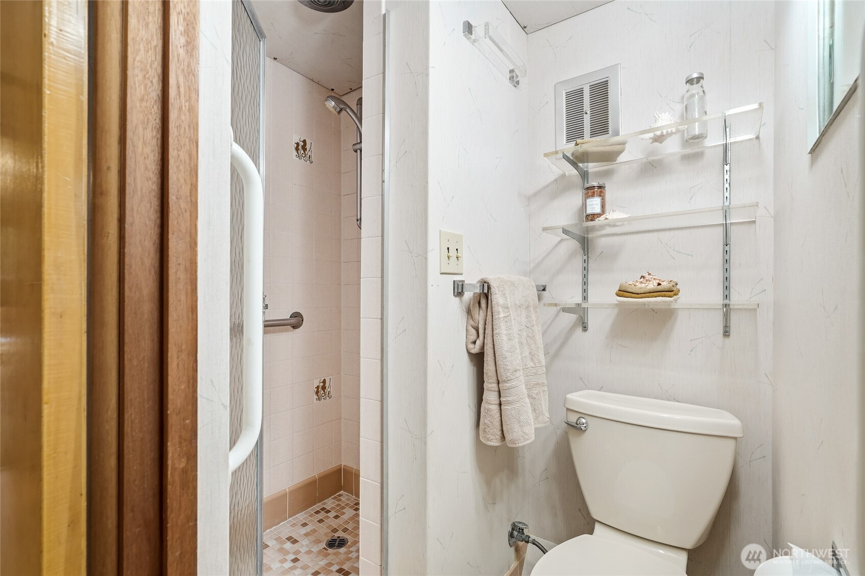 16740 Meridian Avenue North Shoreline, WA 98133 - Photo 26 of 33