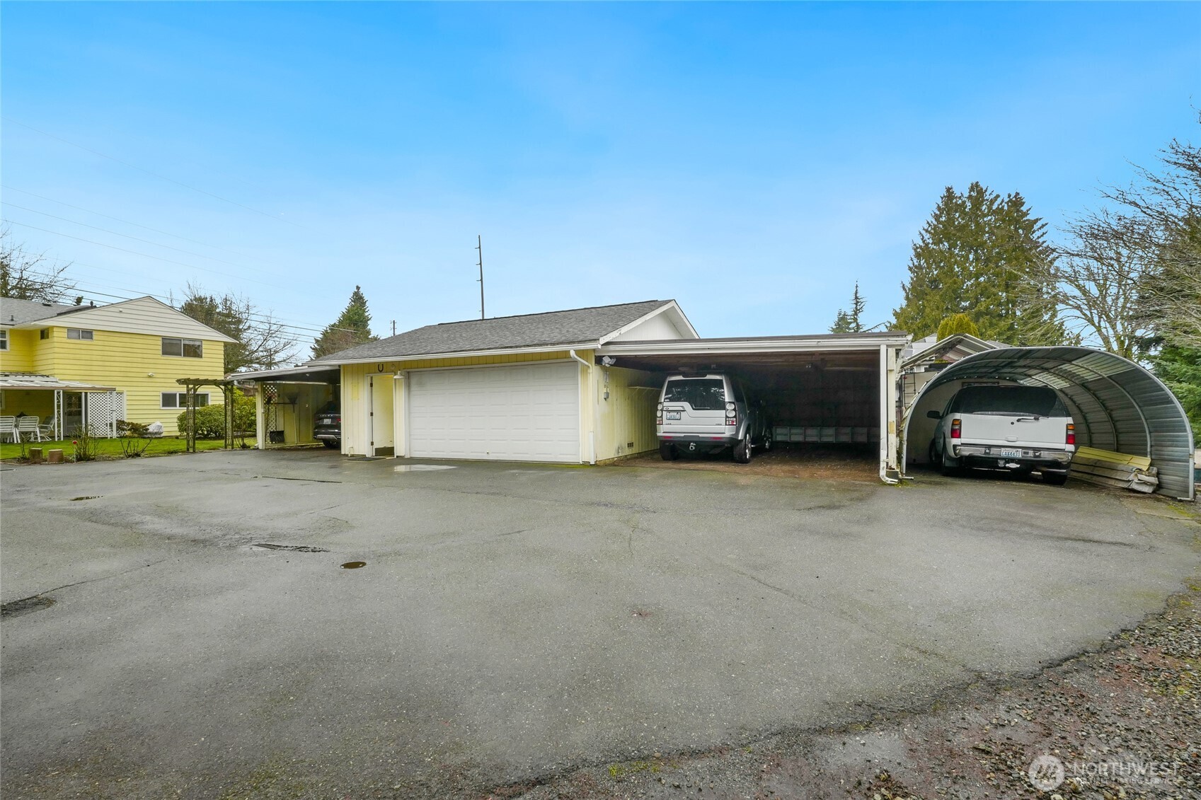 16740 Meridian Avenue North Shoreline, WA 98133 - Photo 3 of 33