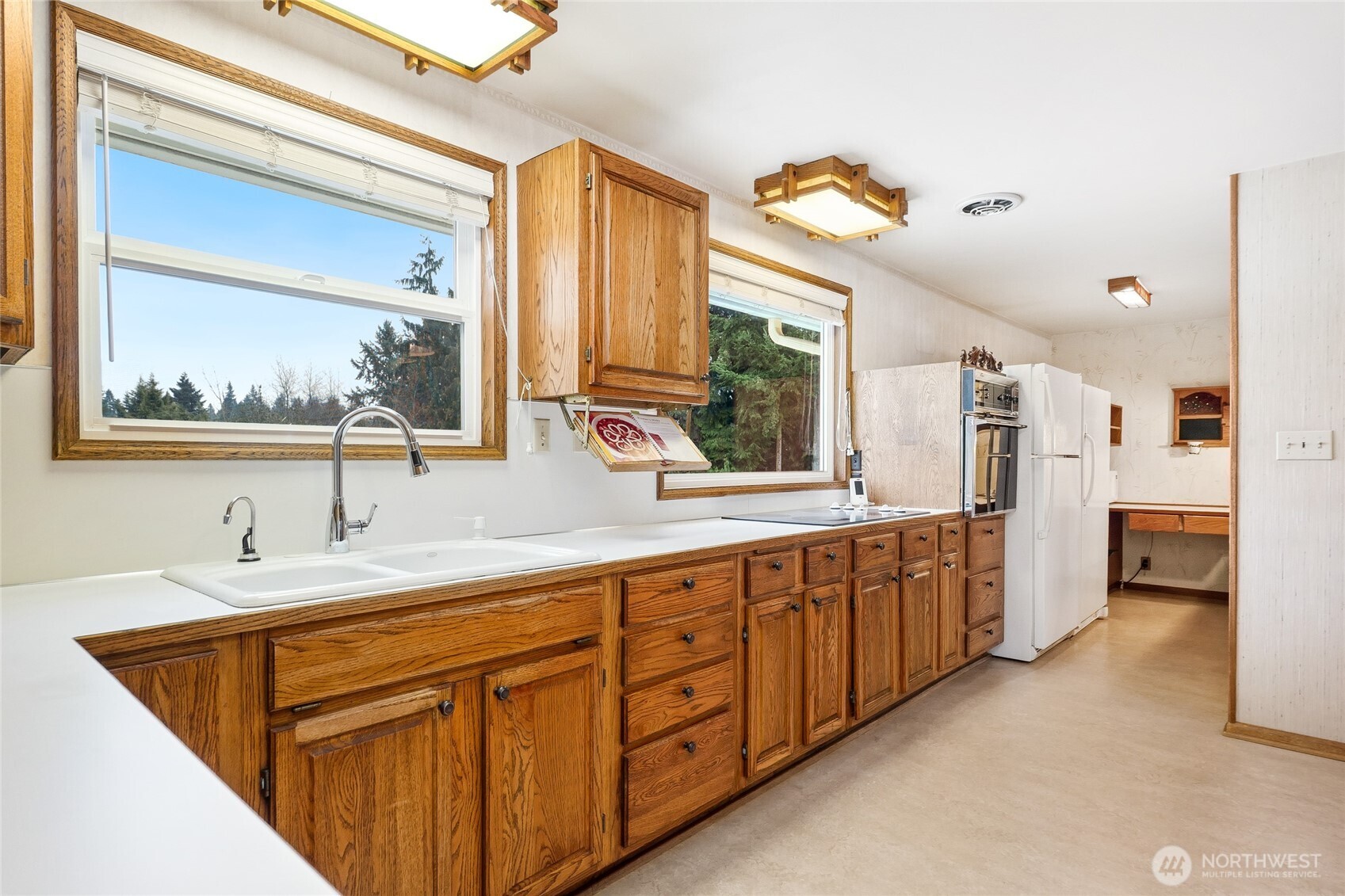 16740 Meridian Avenue North Shoreline, WA 98133 - Photo 8 of 33