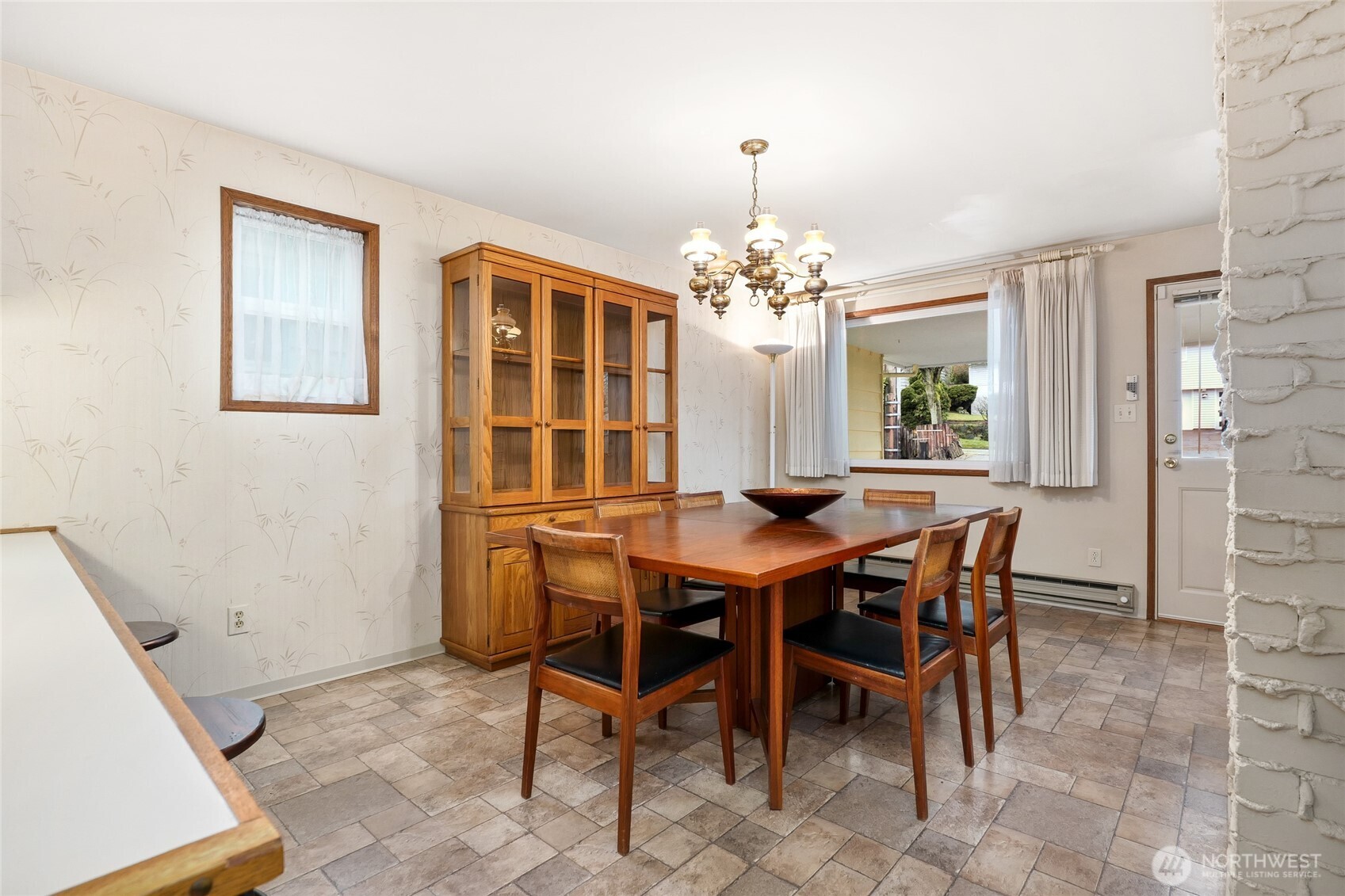 16740 Meridian Avenue North Shoreline, WA 98133 - Photo 9 of 33