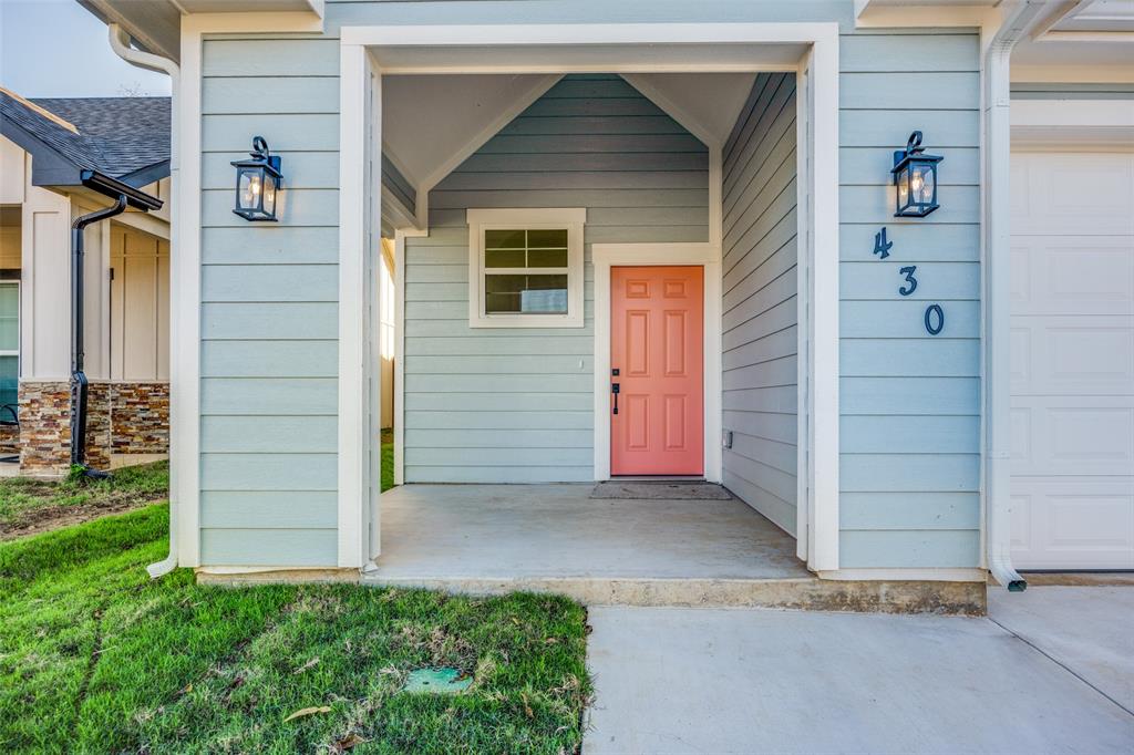 430 West Munson Street Denison, TX 75020 - Photo 3 of 25