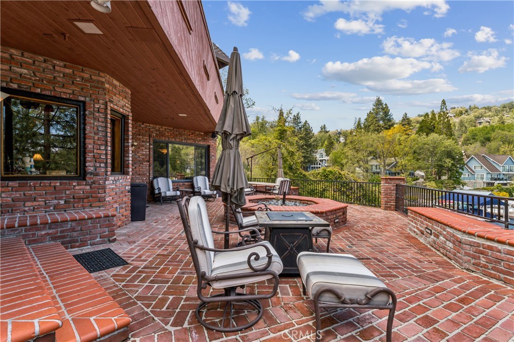 27563 West Shore Road Lake Arrowhead, CA 92352 - Photo 40 of 57