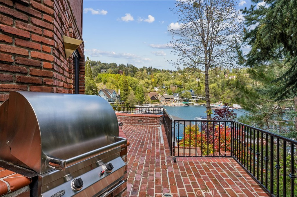 27563 West Shore Road Lake Arrowhead, CA 92352 - Photo 44 of 57