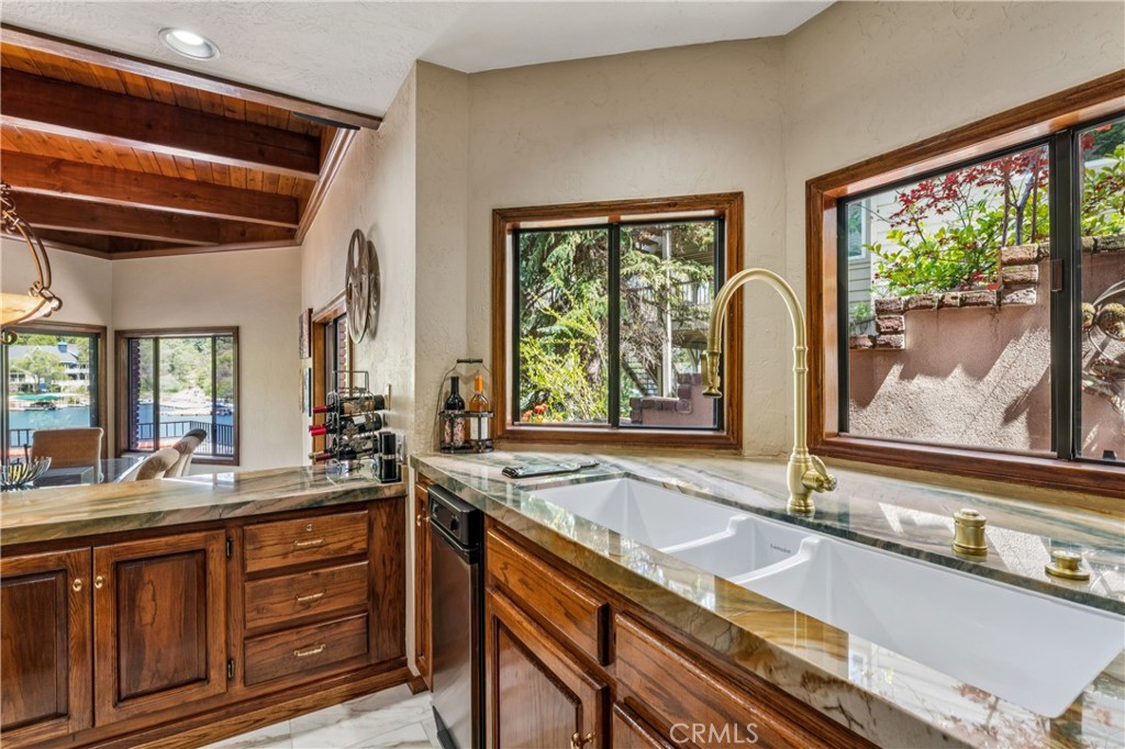 27563 West Shore Road Lake Arrowhead, CA 92352 - Photo 9 of 57