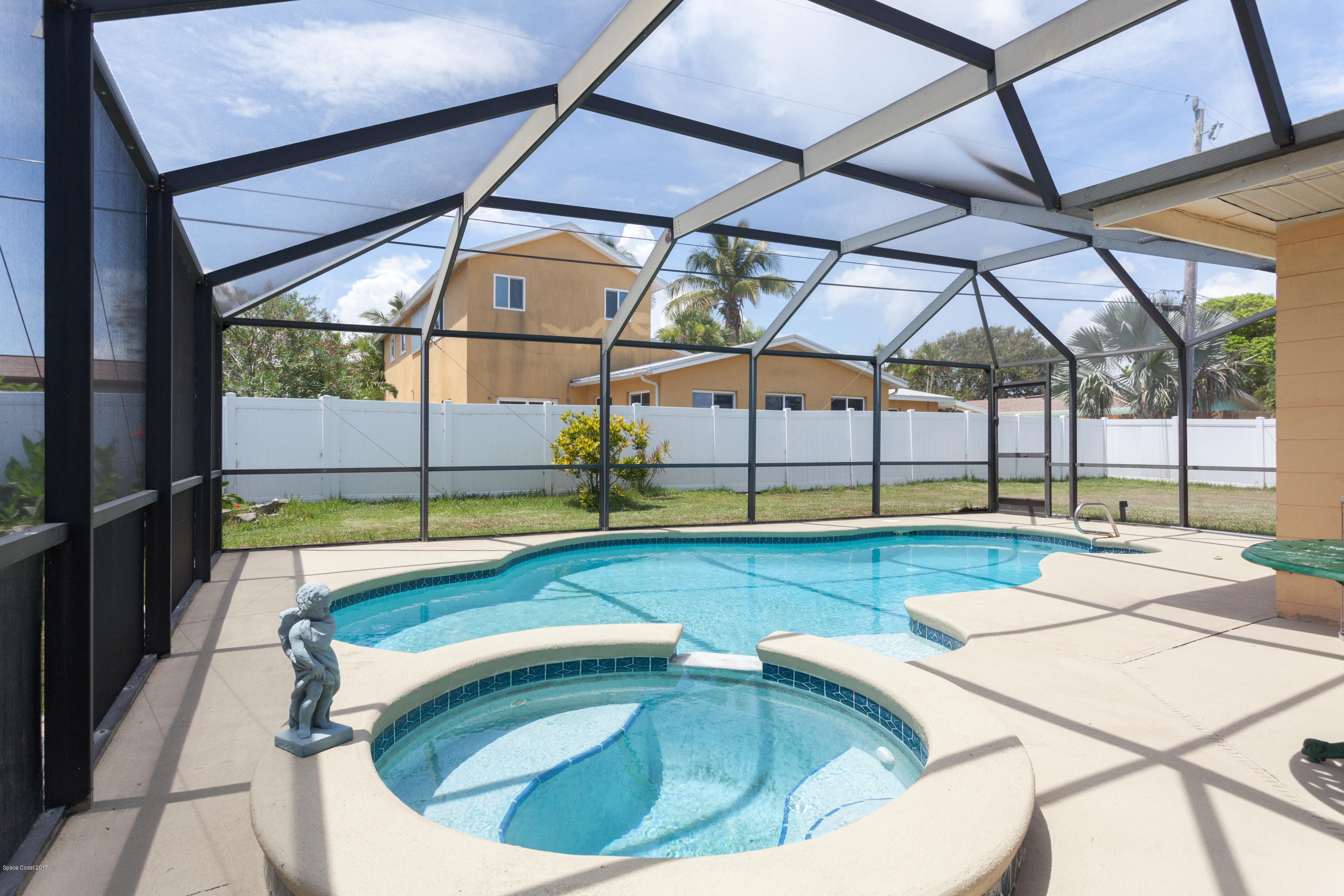 530 Capri Road Cocoa Beach, FL 32931 - Photo 14 of 21 530 Capri Rd-23