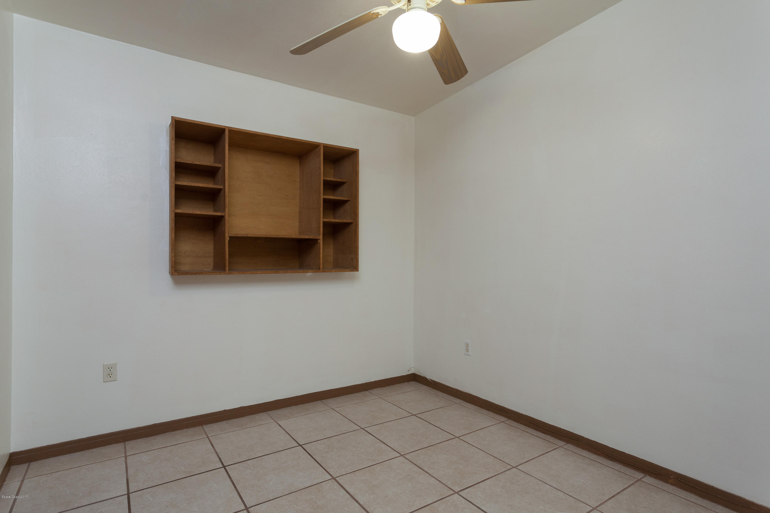 530 Capri Road Cocoa Beach, FL 32931 - Photo 18 of 21 530 Capri Rd-27