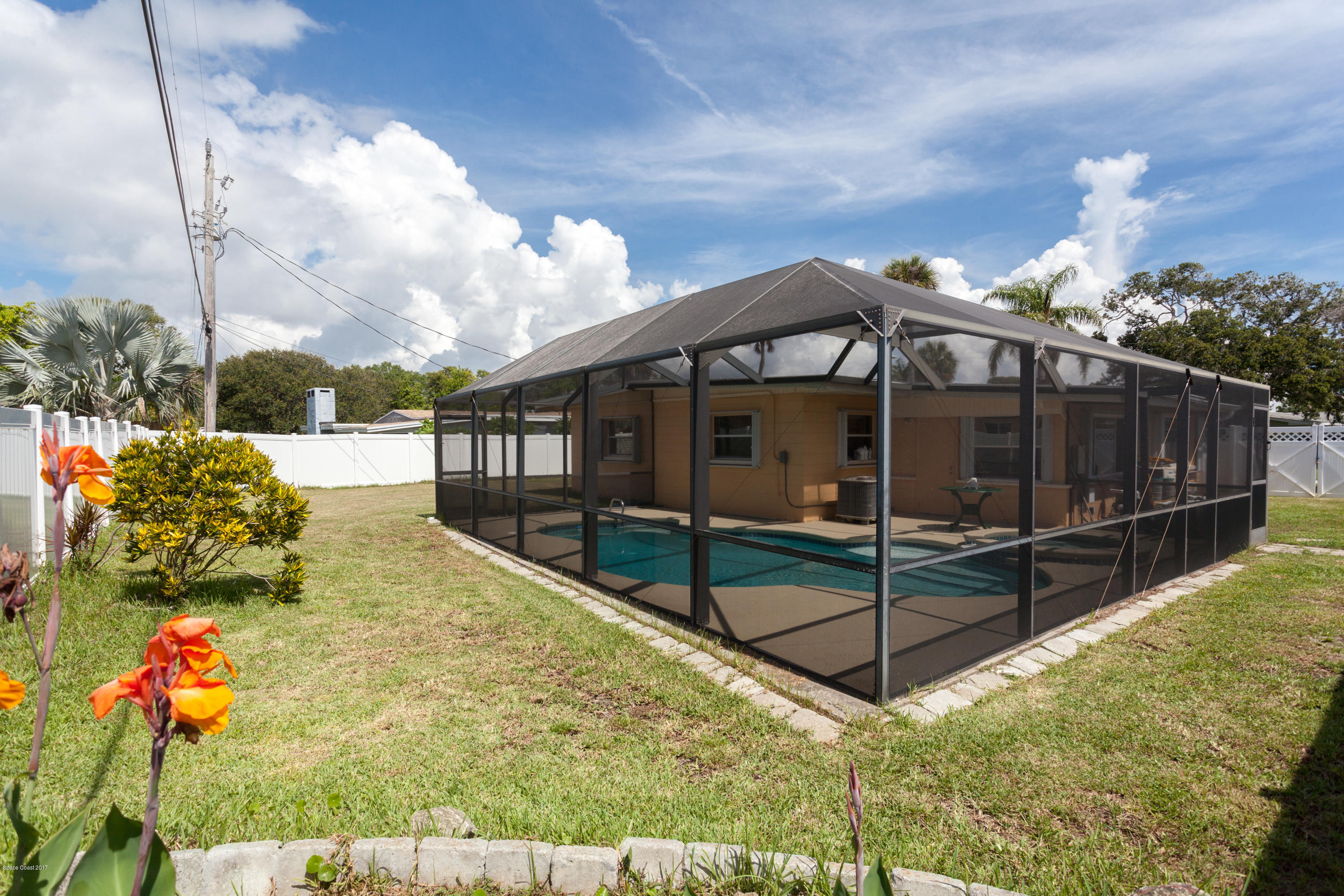 530 Capri Road Cocoa Beach, FL 32931 - Photo 20 of 21 530 Capri Rd-29