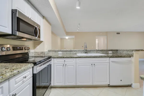 $350,000 | 254 Village Boulevard, Unit 4106, Tequesta, FL 33469