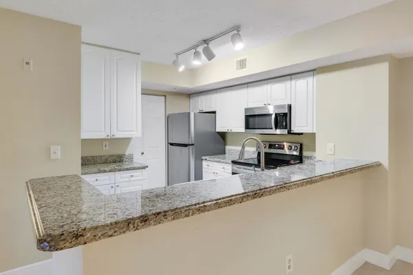 $350,000 | 254 Village Boulevard, Unit 4106, Tequesta, FL 33469