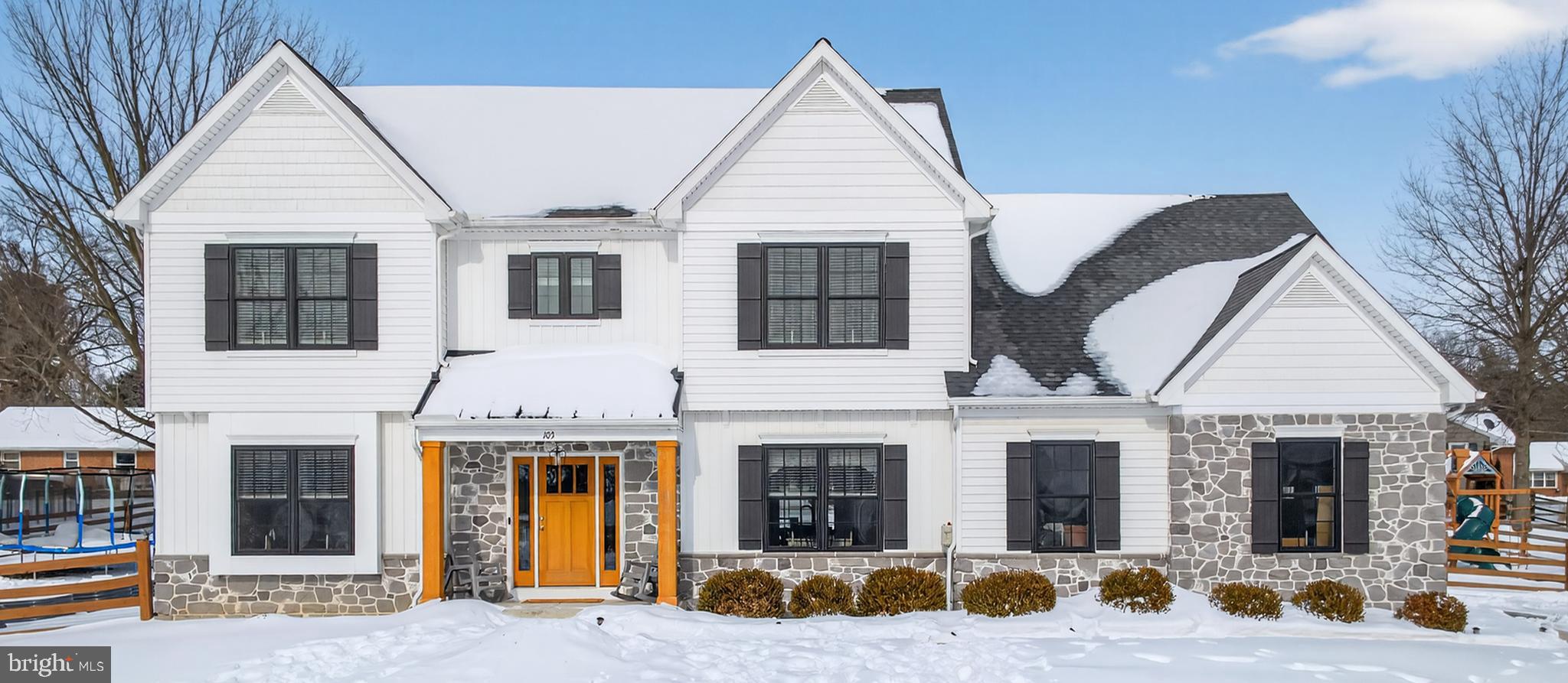 Lititz Custom Build on >1.5 acres - Like New