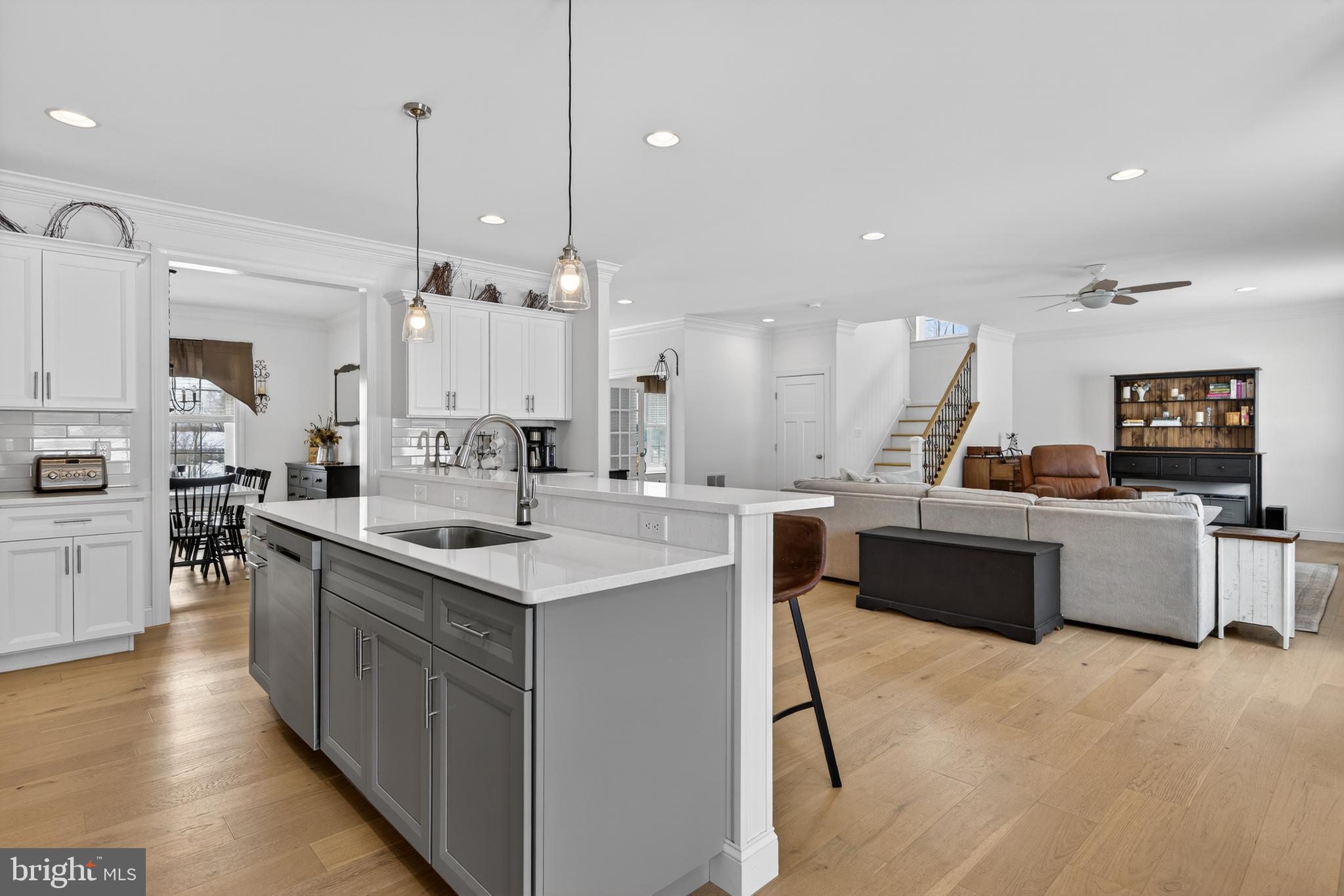 103 East Woods Drive Lititz, PA 17543 - Photo 18 of 50 Two Tier Quartz Island