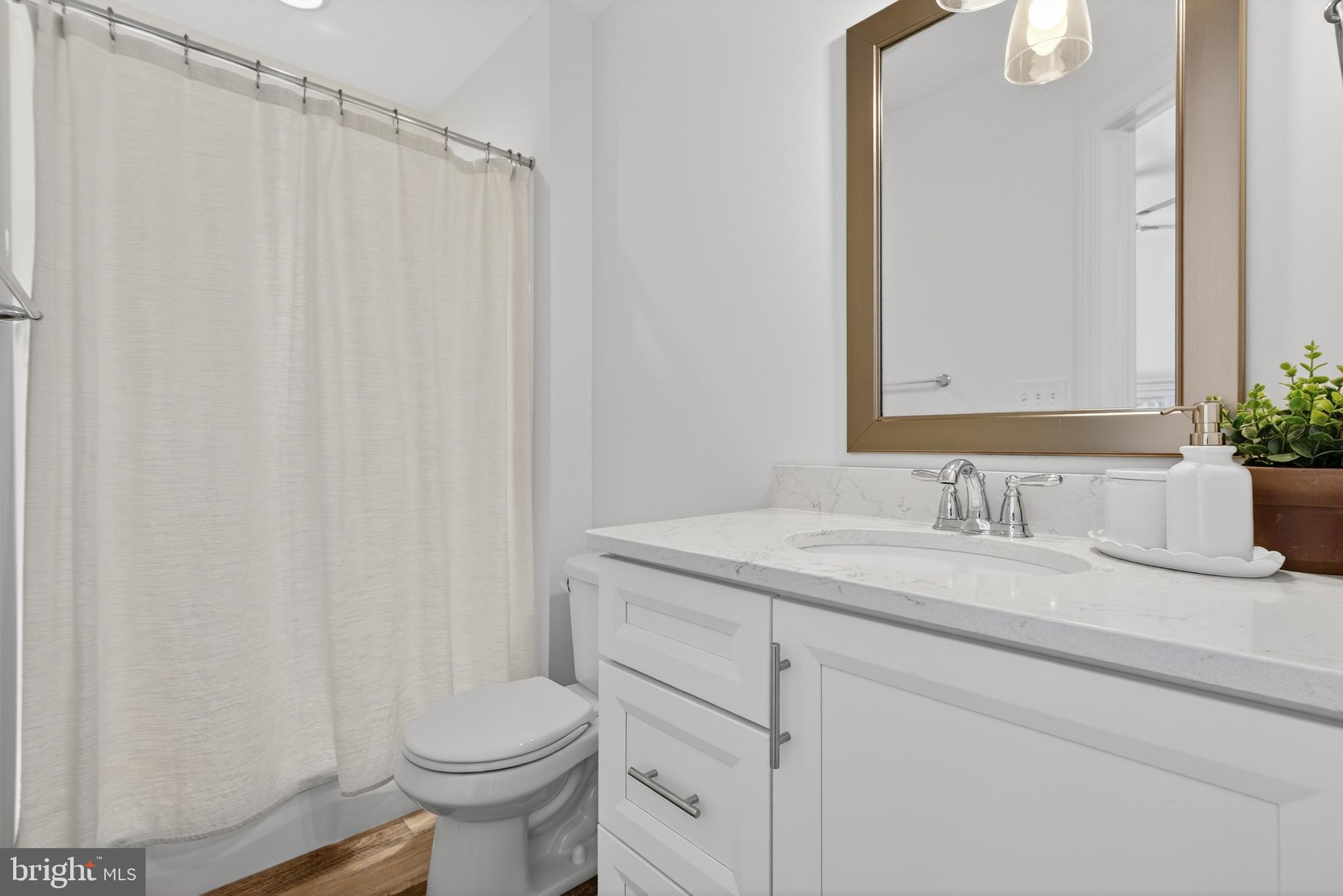 103 East Woods Drive Lititz, PA 17543 - Photo 38 of 50 Bedroom 2 Ensuite