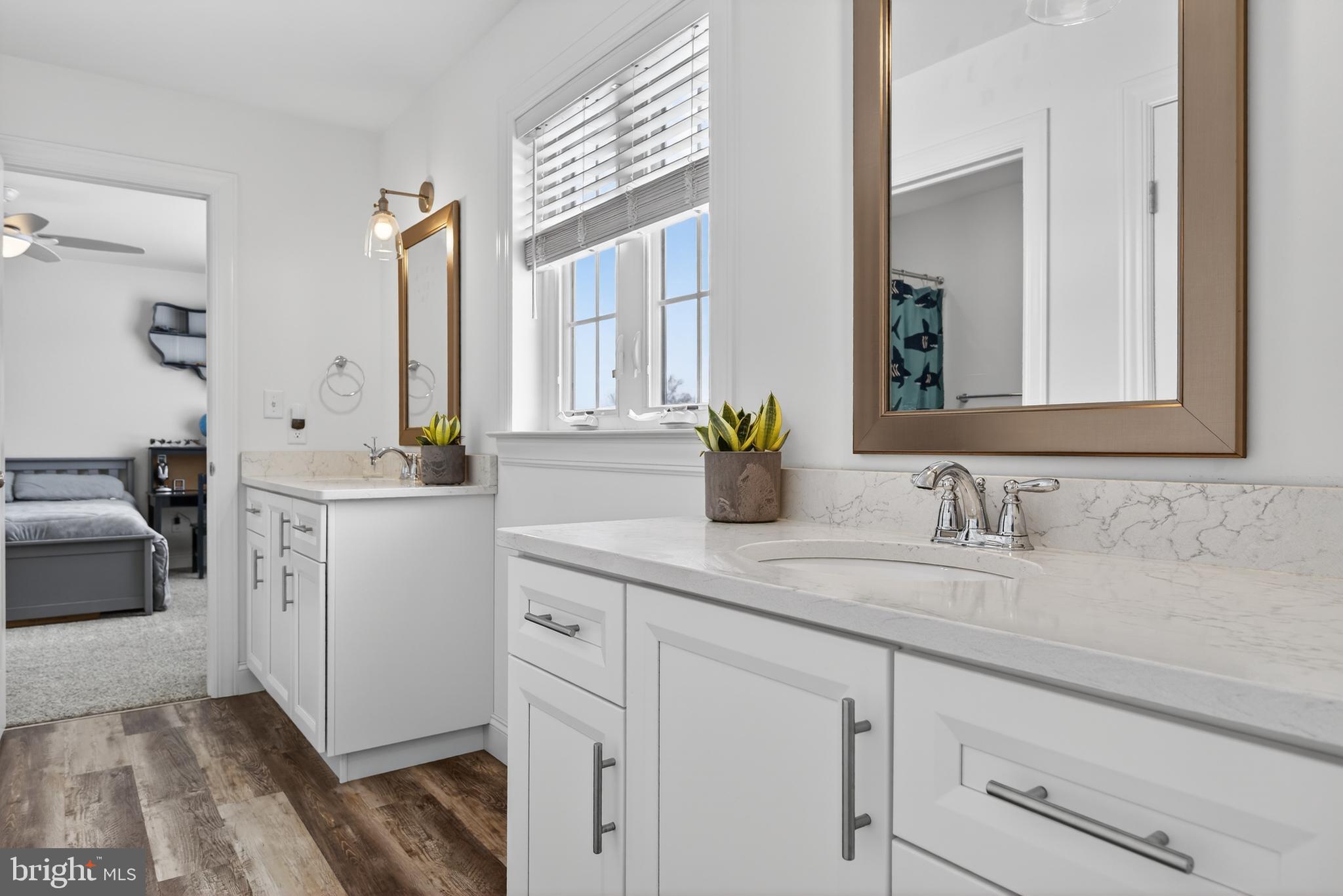 103 East Woods Drive Lititz, PA 17543 - Photo 41 of 50 Large Jack and Jill Bath