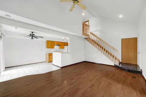 $299,000 | 1040 North Knollwood Drive, Palatine, IL 60067