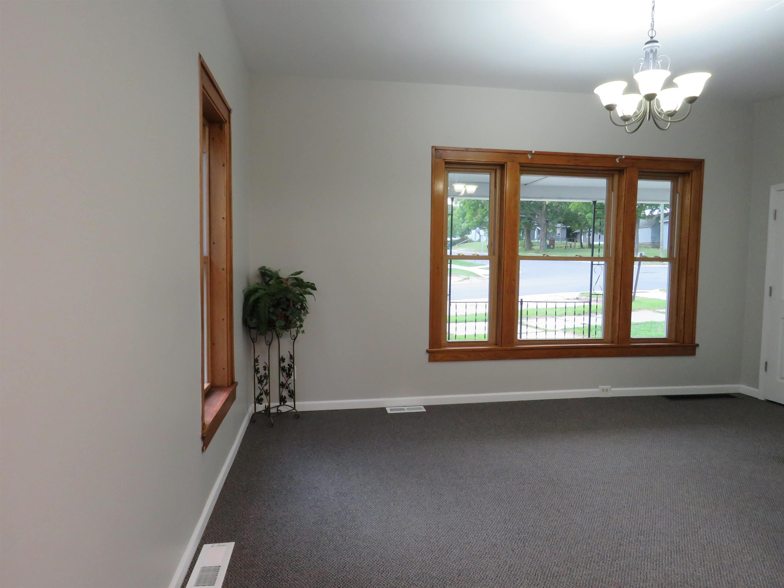 222 East Harris Street Cadillac, MI 49601 - Photo 6 of 18 1925319-482f8e45-0303-4d33-bde5-60fc3fddfe5a.JPG
