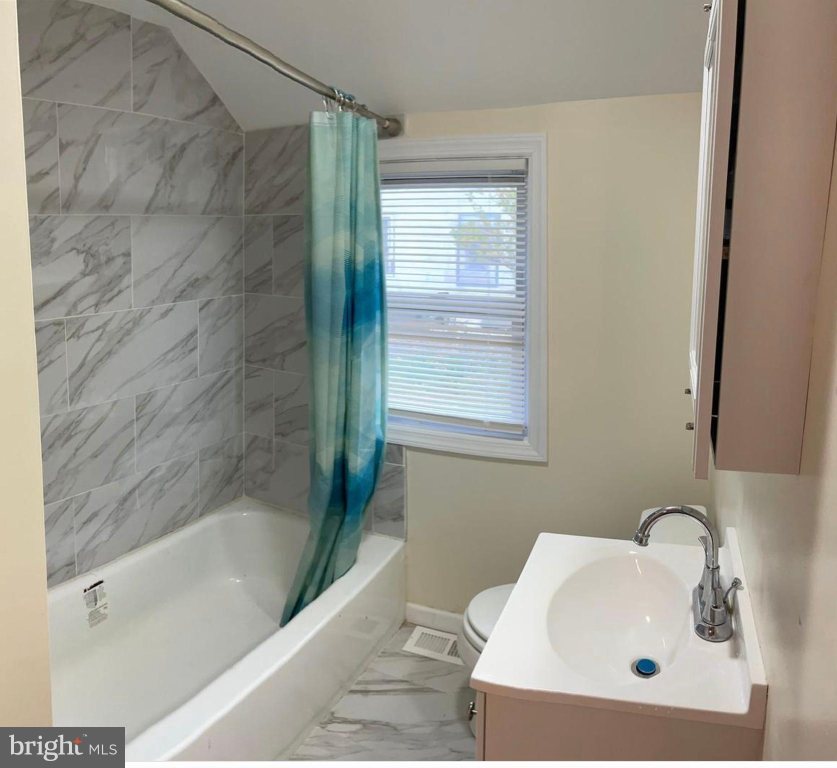 329 Blue Bell Road Williamstown, NJ 08094 - Photo 8 of 17 Full Bath - 1st Floor