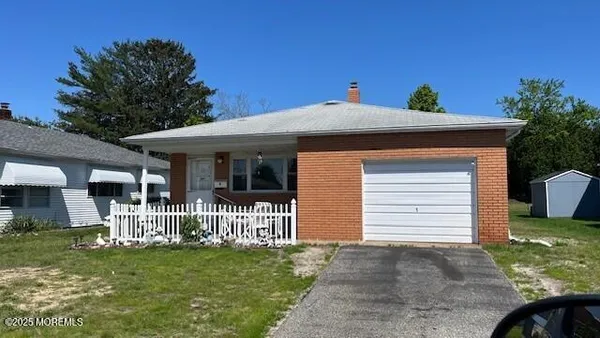 $2,400 | 9 Harrington Drive South, Toms River, NJ 08757