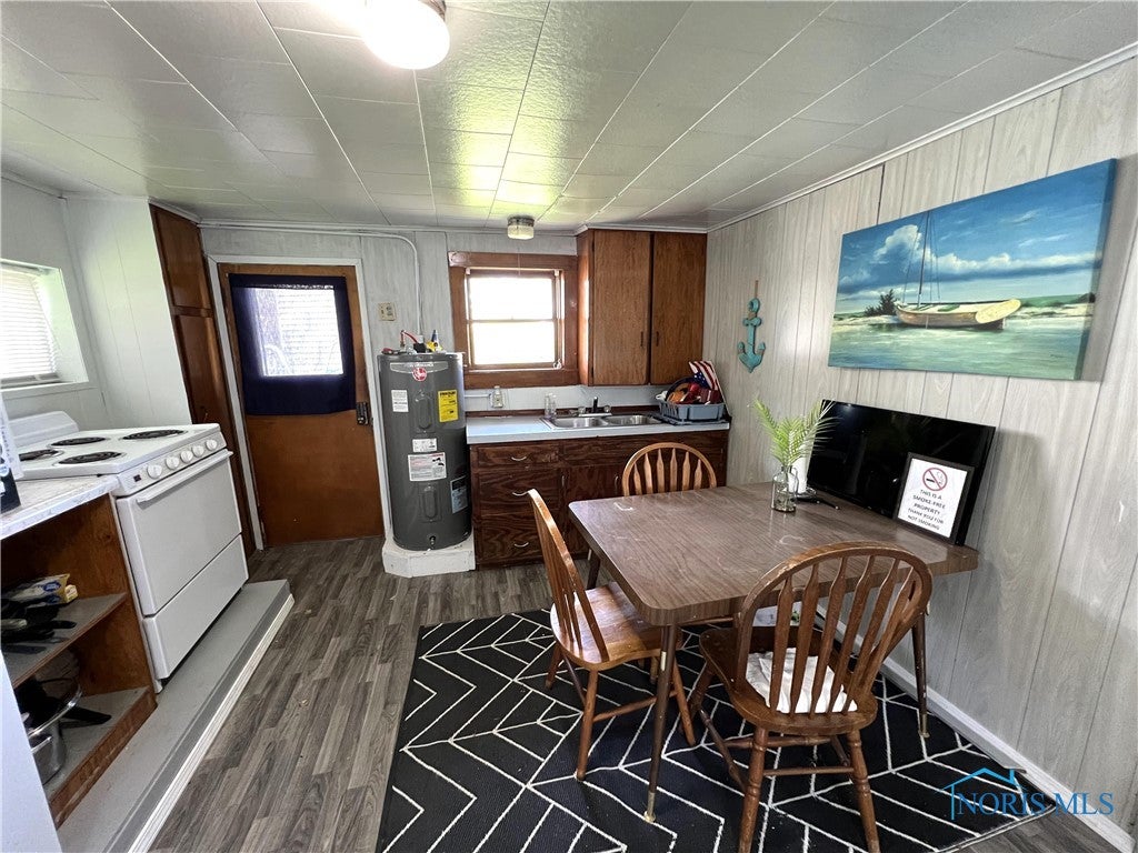 10119 West Locust Point Road Oak Harbor, OH 43449 - Photo 11 of 20 Gallery Image 11