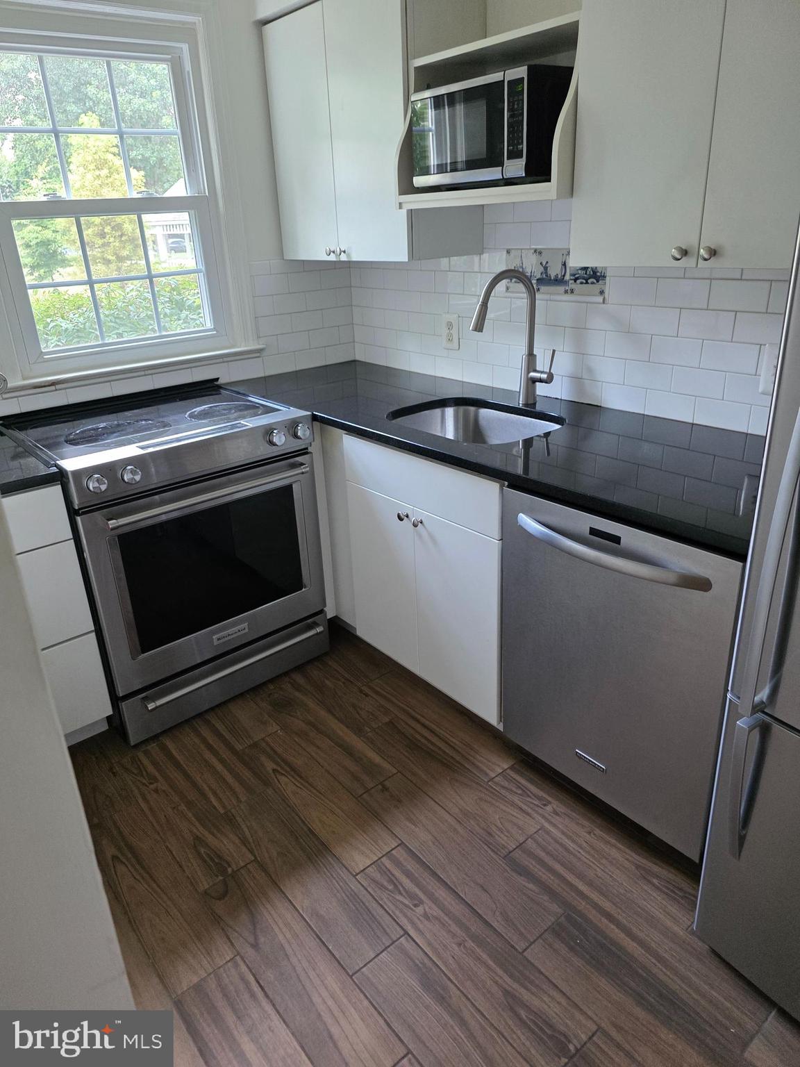 2908 13th Road South, Unit 102 Arlington, VA 22204 - Photo 3 of 14 Gallery Image 3