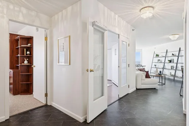 $315,000 | 168 6th Street East, Unit 3004, St. Paul, MN 55101